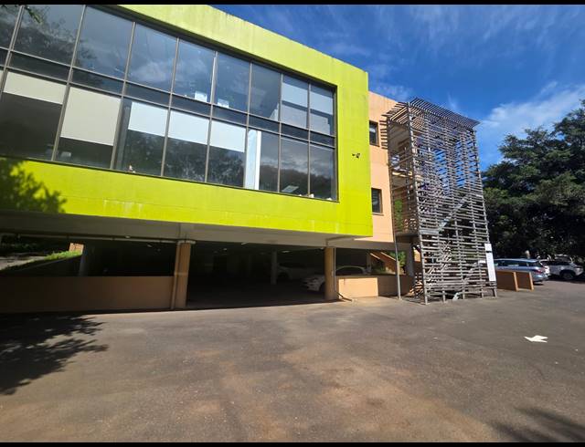 1,600M² BUILDING FOR SALE IN GILLITTS